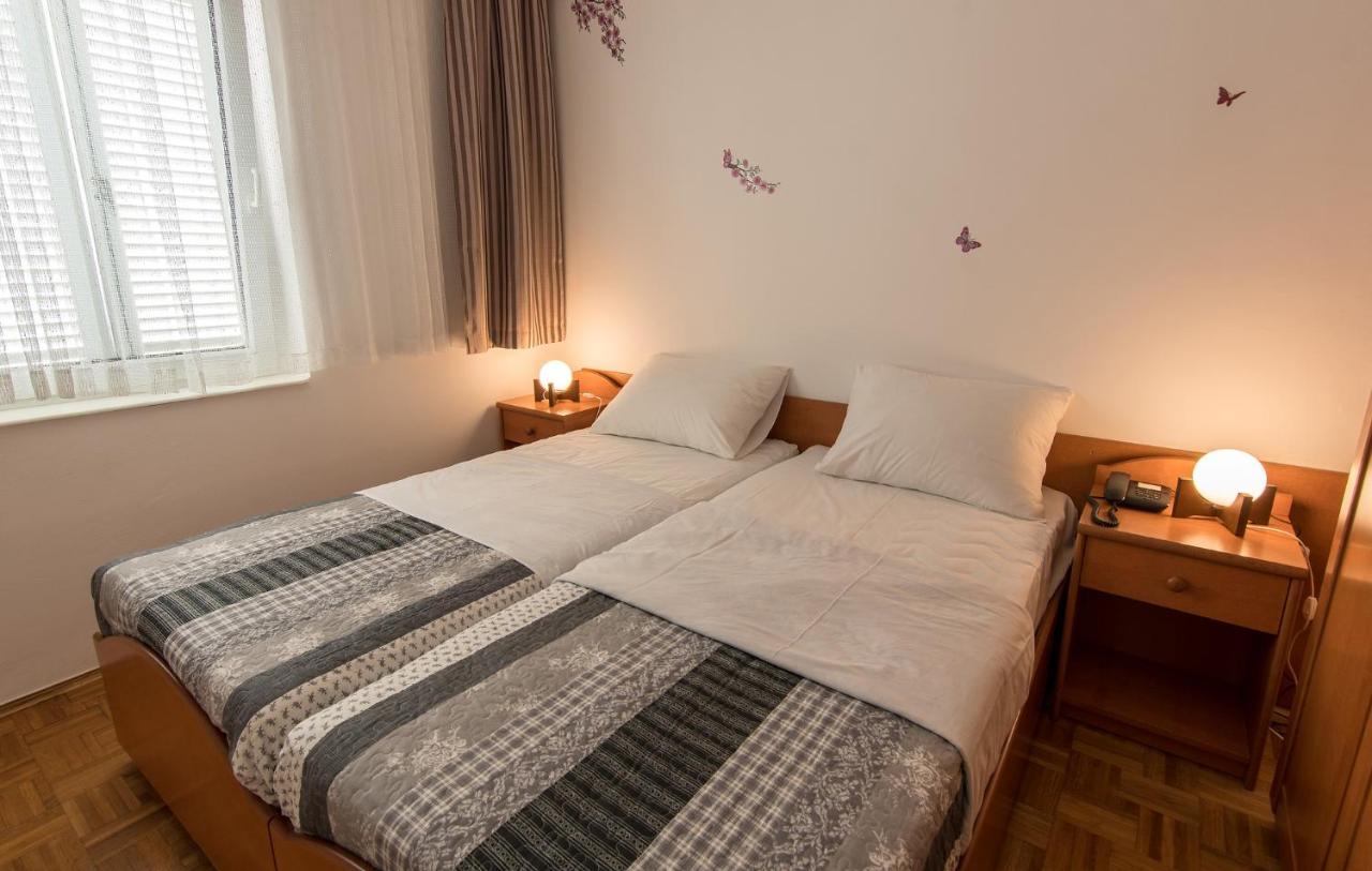 Hotel Barba Starigrad Paklenica Bagian luar foto