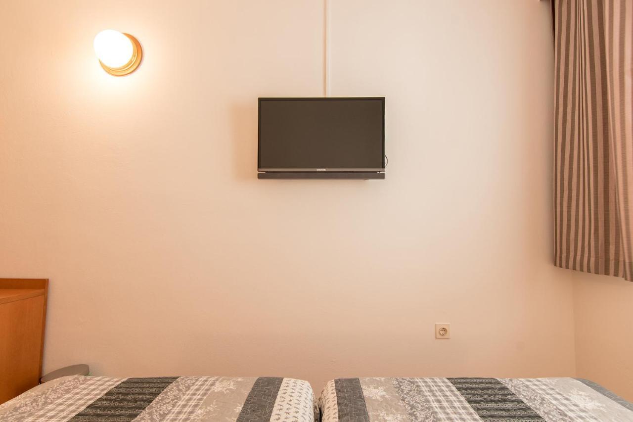Hotel Barba Starigrad Paklenica Bagian luar foto